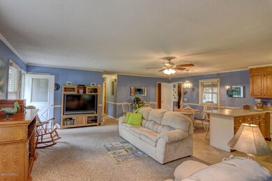 105 Pond View Ln Hampstead NC-large-003-