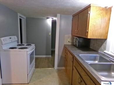 1118 Bell St, Beatrice, NE 68310 - photo 6