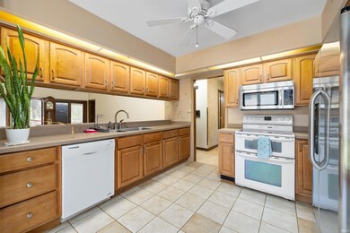 271 N Mcclellan St unit 105, Auburn, IN 46706 - photo 6