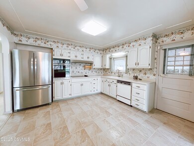511 N 10th St, Selinsgrove, PA 17870 - photo 7