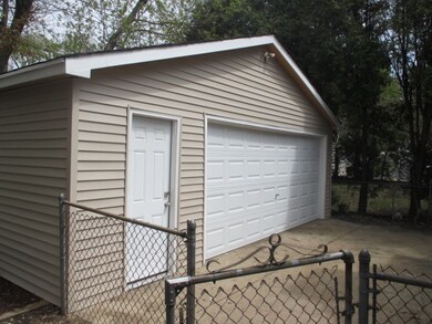 110 San Juan Rd, Carpentersville, IL 60110 - photo 3