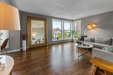 821 Douglas Ave unit 301, Minneapolis, MN 55403 - photo 4