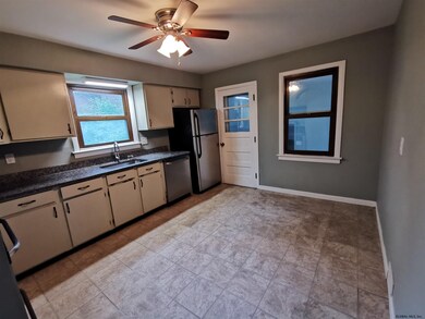 62 Homestead St, Albany, NY 12203 - photo 5