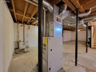 Shiny Mechanicals &  Plumbed for Bath