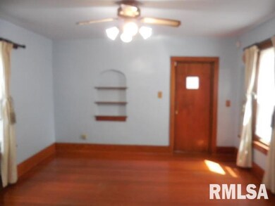 2028 Iowa St, Davenport, IA 52803 - photo 5