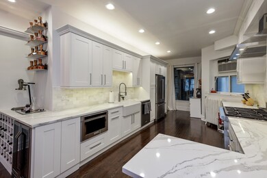 645 W Sheridan Rd unit 2, Chicago, IL 60613 - photo 4