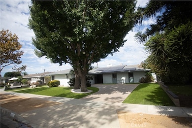 521 W Memory Ln, Santa Ana, CA 92706 - photo 2