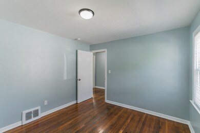 2013 Cooke Ct, Waukegan, IL 60085 - photo 5