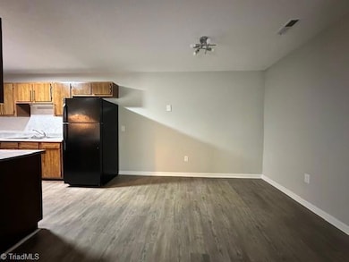 1114 Maiden Ln unit 6, Reidsville, NC 27320 - photo 3