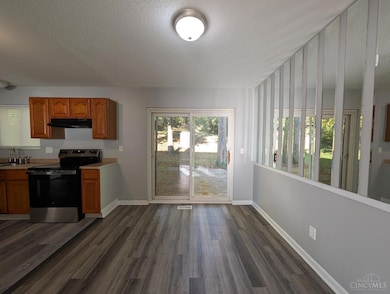 3427 Bighorn Ct, Cincinnati, OH 45211 - photo 5