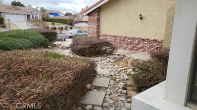 17998 Pebble Beach Dr, Victorville, CA 92395 - photo 7