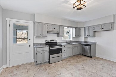 40 Dowell St, Slatington, PA 18080 - photo 7