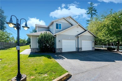 10426 Holly Dr unit A, Everett, WA 98204 - photo 2
