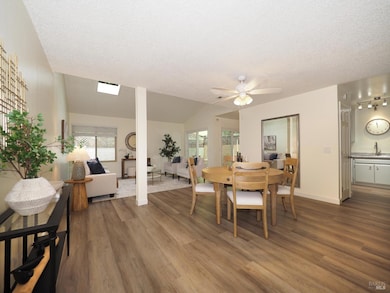 3113 Luna Ct, Santa Rosa, CA 95405 - photo 3