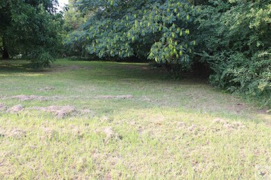 801 N Graham St, Other, AR 71801 - photo 2
