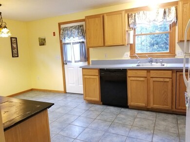 16 Rogers St, Carver, MA 02330 - photo 6