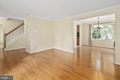 12620 Holkein Dr, Herndon, VA 20171 - photo 5