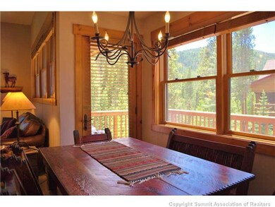 Dining Room. Dining room table seats 6 comfortably