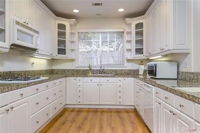 Huge Kitchen With Double Ovens!