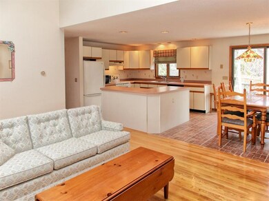 7 Robin Ln, Mashpee, MA 02649 - photo 3