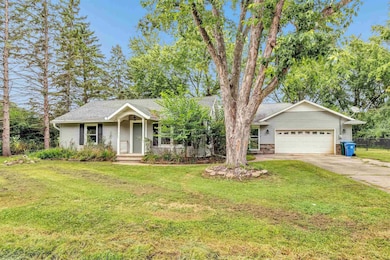 1618 Paynes Point Rd, Neenah, WI 54956 - photo 3