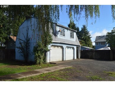 326 Log Cabin St, Independence, OR 97351 - photo 2