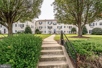 2239 Farrington Ave unit 303, Alexandria, VA 22303 - photo 2