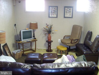 5807 Plumer Ave, Baltimore, MD 21206 - photo 6