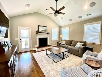 B2483893-18A0-46FC-840F-04D8F113B2CF_1_2