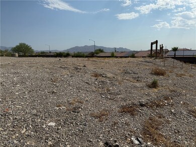 View of yard with a mountain view