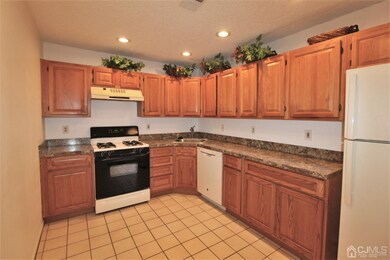 190 Sapphire Ln unit 5721, Franklin Park, NJ 08823 - photo 5