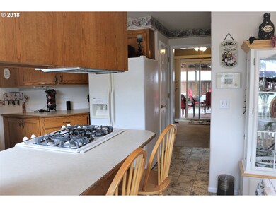 2302 N 32nd St, Springfield, OR 97477 - photo 7