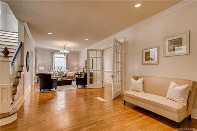 Wonderful space to welcome company.