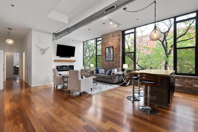 78 E Chestnut #205_05