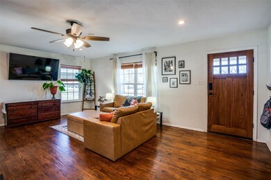 610 W Oak St, Celina, TX 75009 - photo 3