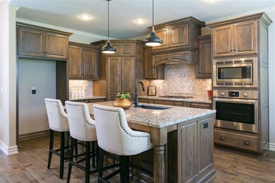 1224 SW Pebble Ln, Lees Summit, MO 64082 - photo 4