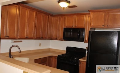 49 Tanglewood Ct unit 9501, Monmouth Junction, NJ 08852 - photo 5