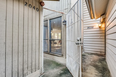 2040 Fleur de Lis Ct, Arlington, TX 76012 - photo 2