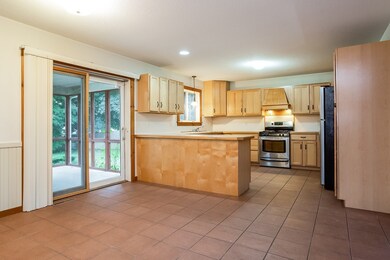 216 Meadow St, Agawam, MA 01001 - photo 2