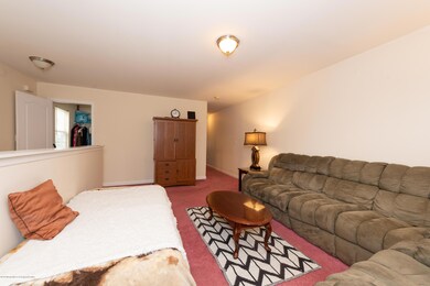 41 Seabreeze Living rm 2
