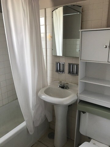 111 N Willow Rd unit 111, Elmhurst, IL 60126 - photo 6