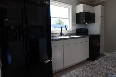 1103 W Washington St, Athens, AL 35611 - photo 4