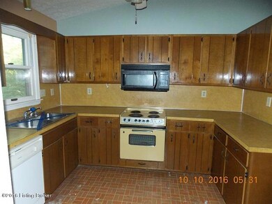 6801 Creedmoor Ct, Louisville, KY 40228 - photo 4