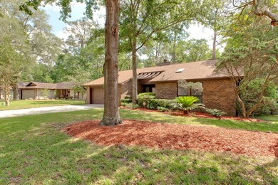 441 Holiday Hill Cir E, Jacksonville, FL 32216 - photo 2