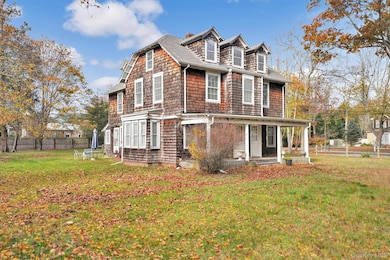 14 Halsey Ave, East Quogue, NY 11942 - photo 4