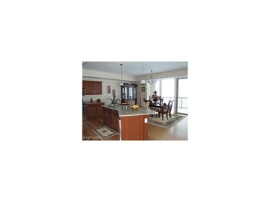What a beautiful kitchen and dining area with lami