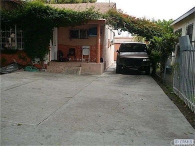 LONG DRIVEWAY
