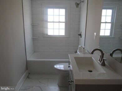 521 S 11th St, Purcellville, VA 20132 - photo 6