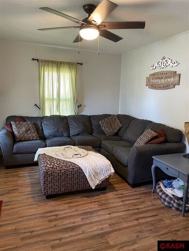 913 4th St S, New Ulm, MN 56073 - photo 2