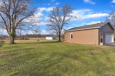 4567 Beach Ridge Rd, Lockport, NY 14094 - photo 7